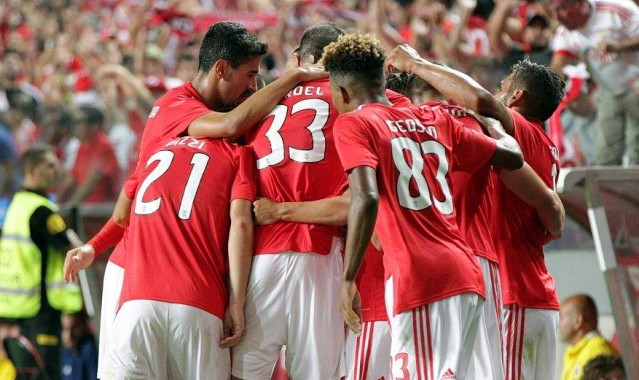  国际米兰轮换阵容仍显实力，轻松击败中下游球队稳居前三