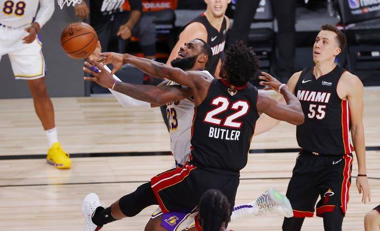  热火巴特勒冲突对手遭驱逐，球队惨败步行者  