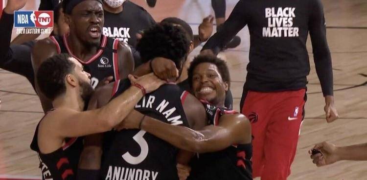  布雷斯特绝杀功臣庆祝 脱衣染黄引热议