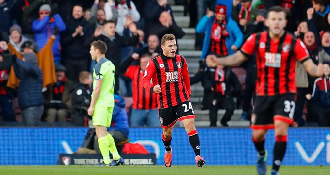  索兰克造三球导演逆转,伯恩茅斯客场击败狼队