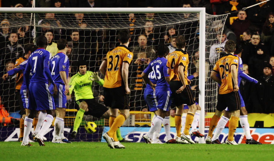  蓝军火力全开，切尔西客场横扫狼队