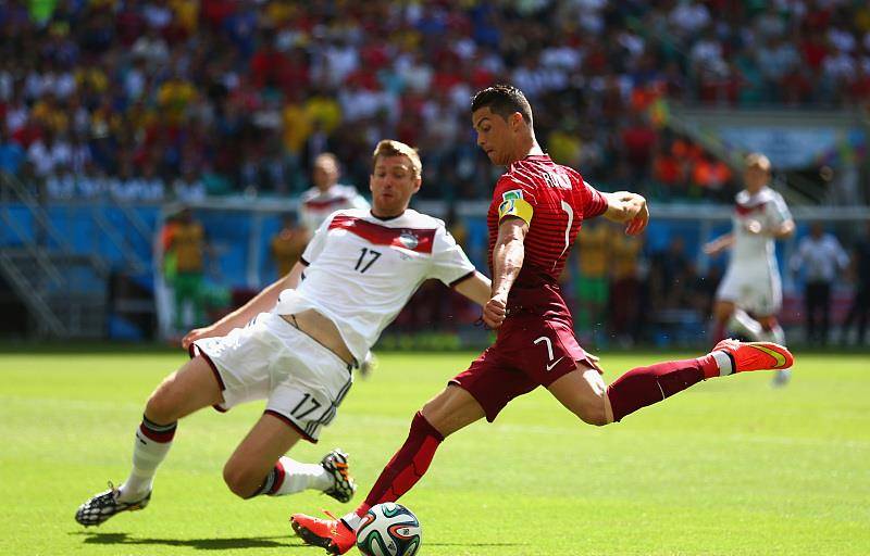  梅西替补登场建功，巴黎下半场发力轻取对手